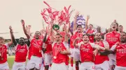 أرسنال بطلاً للدوري الإنجليزي وليفربول خامساً في الترتيب النهائي