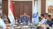 محافظ البحر الأحمر يناقش آليات غلق البحر في سوء الأحوال الجوية
