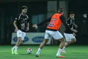 العقيد يمنح المقاتل حسامية قبل كأس العالم