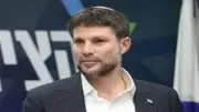 خلافات بين نتنياهو وسموتريتش حول هدم مبانٍ مقابل مسيرات حزب الله