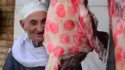 إقبال كبير وتخفيضات في أسعار اللحوم بمدبح السيدة زينب قبل عيد الأضحى