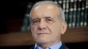 الرئيس الإيراني يصدر قراراً بإعادة خدمة الإنترنت إلى وضعها السابق