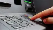 أحمد موسى يطالب بحل أزمة ماكينات الصرف الآلي قبل عيد الأضحى
