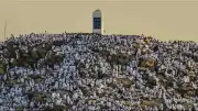 قصة جبل عرفات ولماذا يقف عليه الحجاج وسبب تسميته