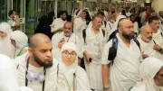 ضيوف الرحمن يقفون على صعيد عرفات لأداء ركن الحج الأعظم