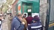 زحام أمام ماكينات الصراف الآلي قبل العيد وأعطال ونقص سيولة يضاعفان معاناة المواطنين