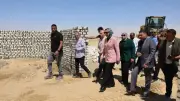 محافظ الوادي الجديد تتفقد موقع إنشاء شلاتر إيواء الكلاب الضالة