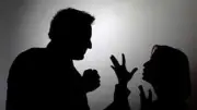 جربي تحبسيني.. زوجة تستغيث من زوجها بعد تعرضها للضرب والإهانة