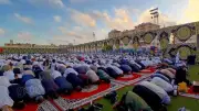 مئات الأهالي والزوار يؤدون صلاة عيد الأضحى في مرسى مطروح