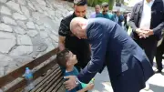محافظ القاهرة يحتفل بعيد الأضحى مع المواطنين على كورنيش النيل