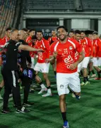 ممر شرفي في تدريب المنتخب الوطني احتفالاً بمرموش واللاعبين الجدد