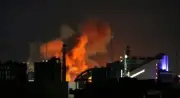 رويترز: الجيش الأمريكي يشن غارات على موقع عسكري إيراني يهدد الملاحة في مضيق هرمز