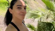 سلمى أبو ضيف تتألق بإطلالة رياضية كاجوال في أحدث ظهور