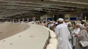 حجاج الجمعيات الأهلية يواصلون رمي الجمرات في أول أيام التشريق