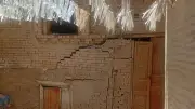 بدء إزالة العقار المنهار جزئياً في مدينة الشهداء بالمنوفية
