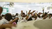 كل ما تريد معرفته عن رمي الجمرات.. الأوقاف تكشف أصل المناسك وحكمتها