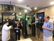 استعدادات مشدد بمطار القاهرة.. الصحة تتابع إجراءات استقبال العائدين من الحج