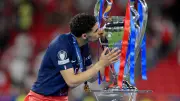 أشرف حكيمي يعادل إنجاز إبراهيموفيتش ودي ماريا التاريخي في دوري أبطال أوروبا