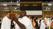الإفتاء والأزهر يحسمان جدل التصوير أثناء الحج.. هل يفسد الشعيرة؟