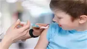 استشاري يوضح أهمية تطعيمات الروتا والمكورات الرئوية للأطفال