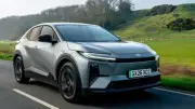 تويوتا C-HR+ الكهربائية الجديدة تظهر لأول مرة بتصميم عصري