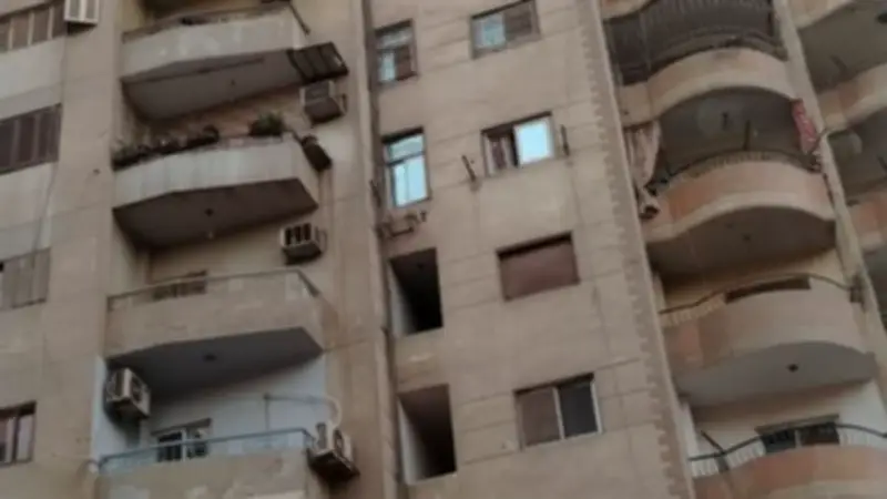 محافظ الجيزة يصرف 10 آلاف جنيه إعانة عاجلة لـ60 أسرة متضررة بعقاري كفر طهرمس