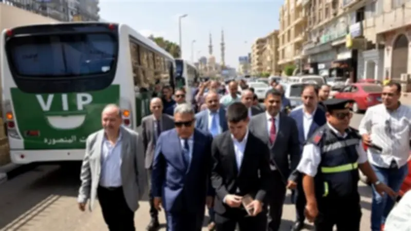 محافظ الدقهلية يدشن منظومة مواصلات المنصورة بـ10 أتوبيسات VIP