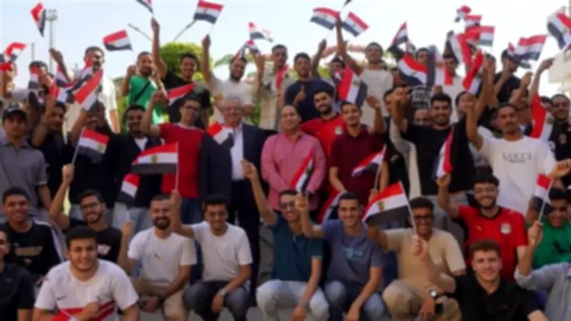 1000 طالب من جامعة عين شمس يشجعون منتخب مصر في كأس العالم عبر الفان زون