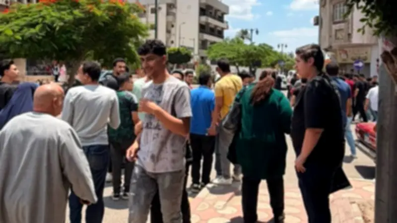 12,827 طالبًا يؤدون أول امتحانات الثانوية بالإسماعيلية في هدوء وانضباط