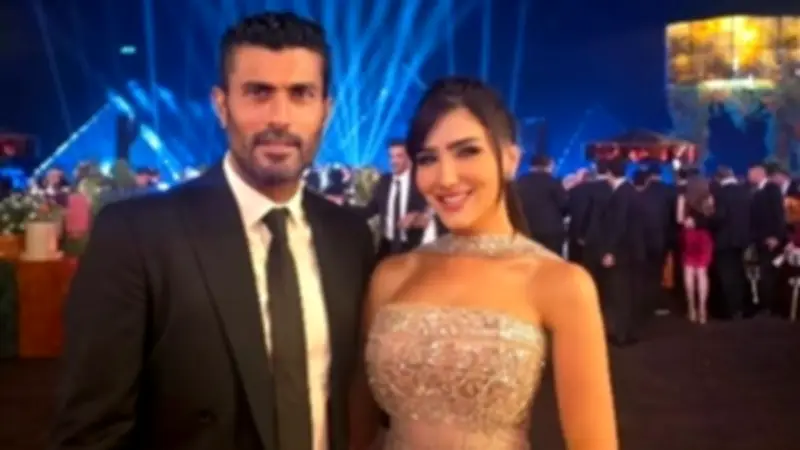 فستان مي عمر بـ 181 ألف جنيه يثير ضجة على السوشيال ميديا