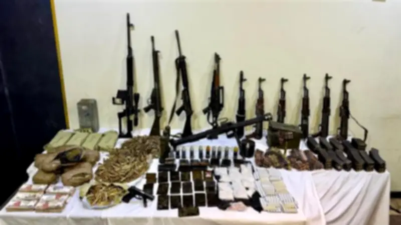 مصرع عنصرين شديدي الخطورة وضبط 2 طن مخدرات و70 قطعة سلاح في مداهمات أمنية