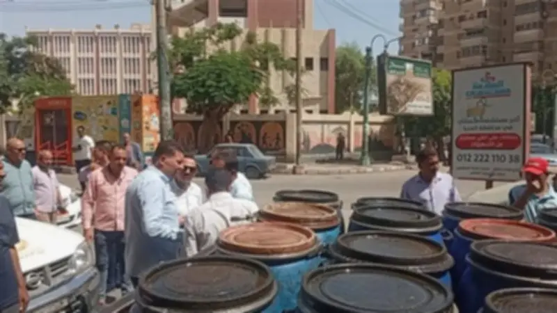 ضبط 20 برميل زيوت مستعملة لإعادة تدويرها في المنيا