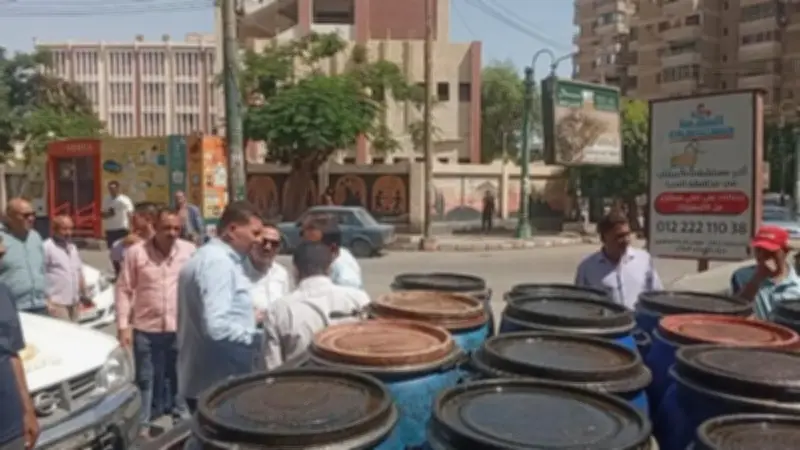 ضبط 20 برميل زيت طعام غير صالح للاستهلاك بالمنيا
