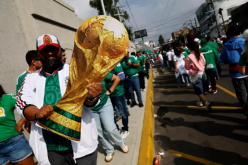 ملعب أزتيكا يشهد توافد جماهيري كبير قبل افتتاح مونديال 2026 صور