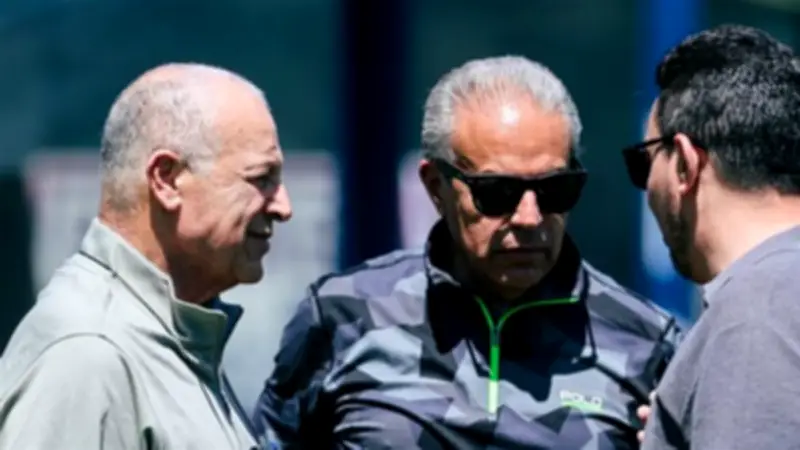 أبو ريدة وأبو زهرة يصلان إلى معسكر منتخب مصر استعدادًا لكأس العالم 2026