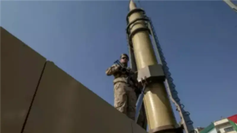 الحرس الثوري يعلن استهداف 21 هدفًا أمريكيًا بينها قاعدة الأزرق بالأردن