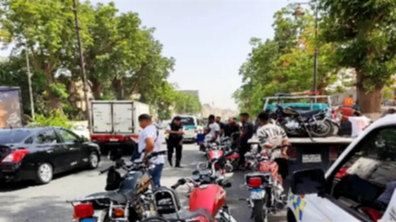حملات مرورية بأسوان تسحب تراخيص 25 دراجة نارية مخالفة