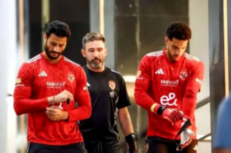 فيفا يُلزم الأهلي بدفع 252 ألف دولار لمدرب حراس الفريق السابق