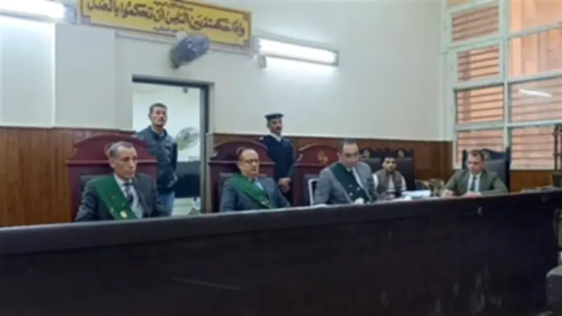 تخفيف عقوبة متهم بقتل شقيقه في المنيا إلى 3 سنوات بعد تصالح أسرة الضحية
