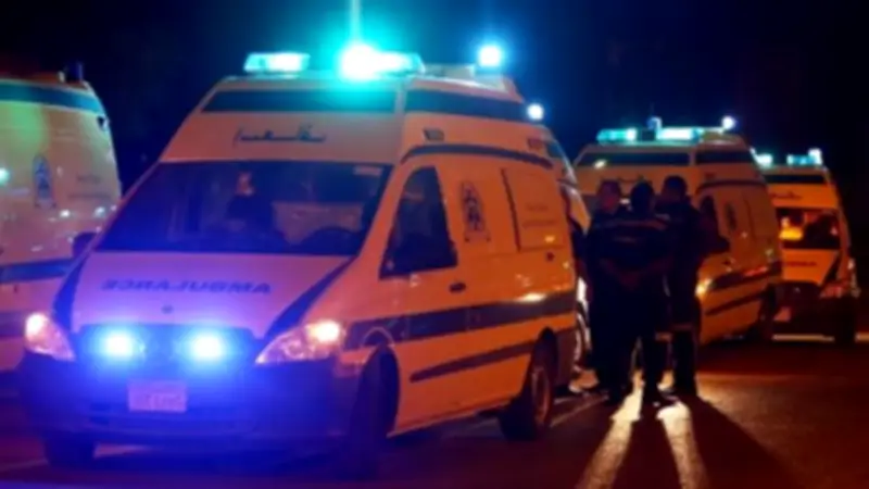 إصابة 3 أشخاص في حادث تصادم تروسيكل مع تاكسي بمدخل المنيا الزراعي