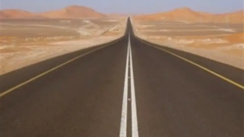 غلق كلي لطريق الواحات لمدة 3 أيام لإسقاط كابلات كهرباء