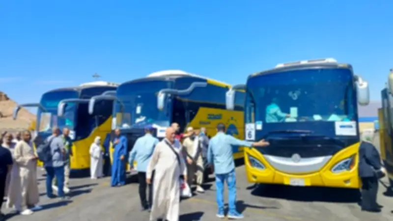 بدء أولى رحلات عودة الحج السياحي البري إلى مصر بـ 4 حافلات