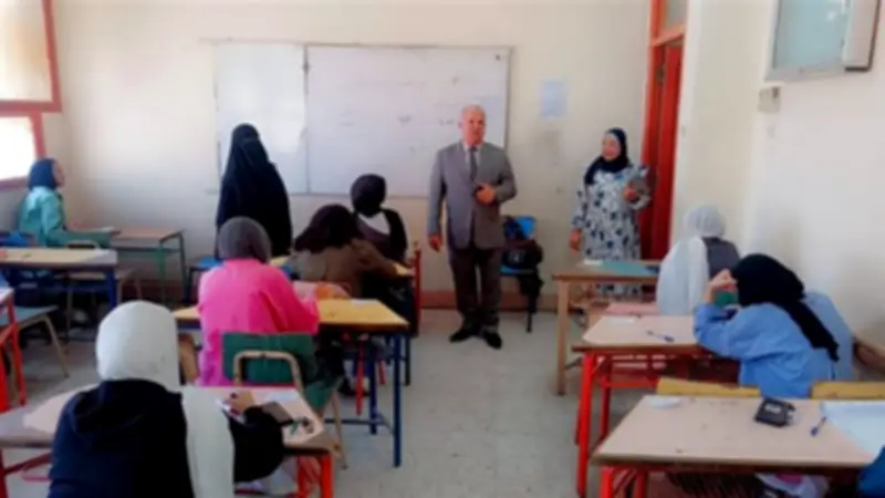 إحالة 4 ملاحظين وإدارية للتحقيق في لجان امتحانات الإعدادية بالفيوم