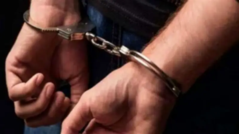 ضبط 4 أشخاص لاتهامهم بانتحال صفة رجال شرطة ومحاولة اقتحام منزل في القاهرة
