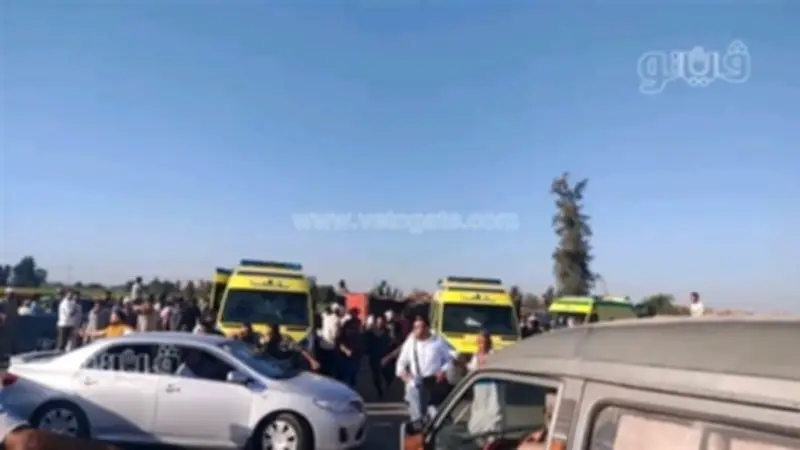 مصرع 4 أشخاص وإصابة طالب في حادثين مروريين منفصلين بالشرقية