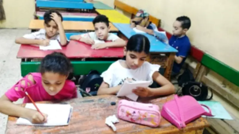 40 صورة ترصد انتظام البرامج العلاجية لتلاميذ الابتدائي الضعاف في المدارس