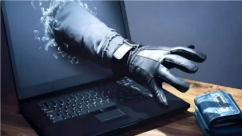 محتال ينتحل شخصية مريضة ويستولي على 416 ألف دولار من أمريكي