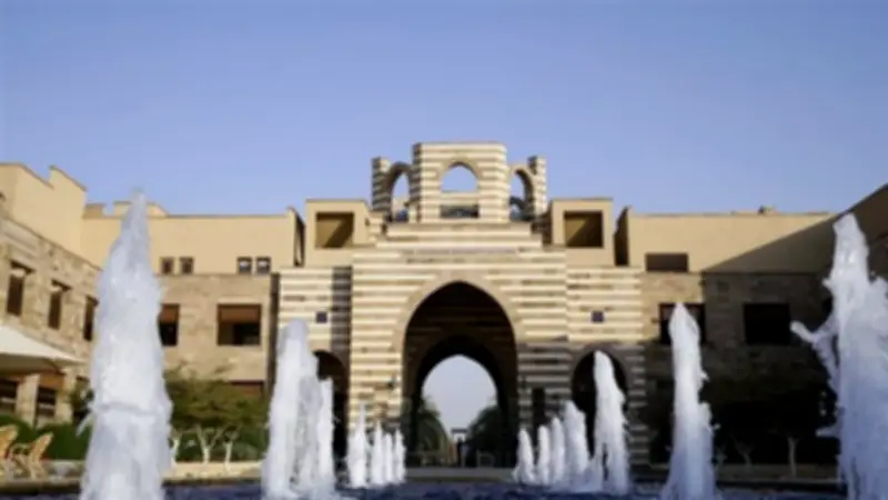 الجامعة الأمريكية بالقاهرة تعلن عن 42 وظيفة شاغرة لأعضاء هيئة التدريس