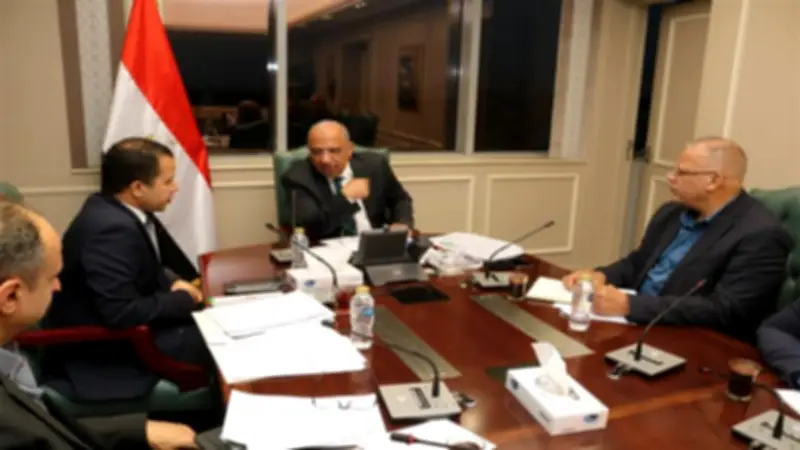 الكهرباء تنفذ مشروعات طاقة عملاقة بالجنيه المصري وتهدف لـ45% طاقة نظيفة بحلول 2028