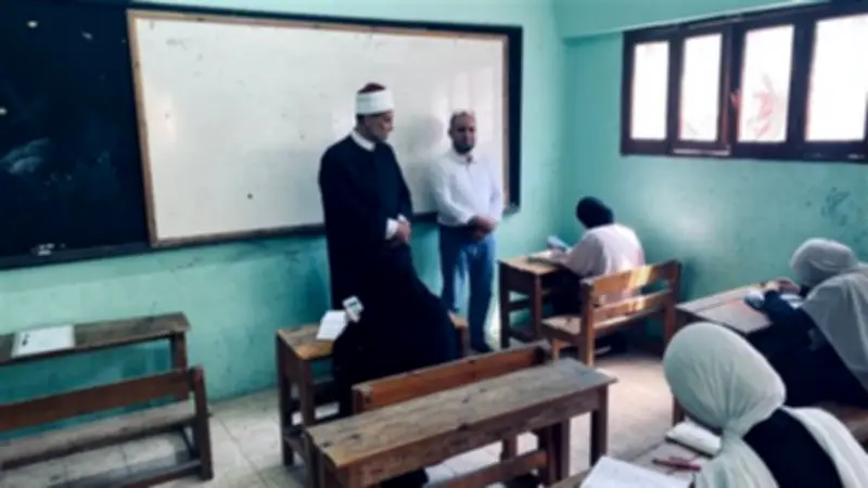 4681 طالبًا يؤدون امتحان اللغة الإنجليزية بالثانوية الأزهرية أدبي في الدقهلية